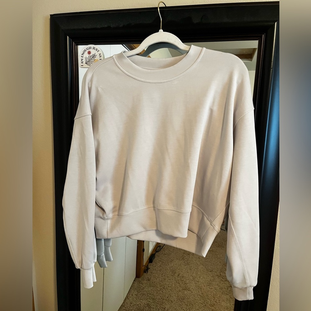 Lululemon cropped soft stream